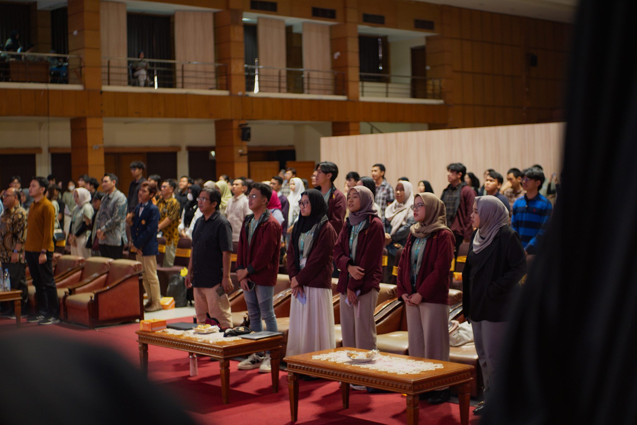 economic outlook 2025 26